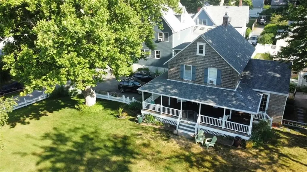 154 Andrew Comstock Road Warwick RI 02886