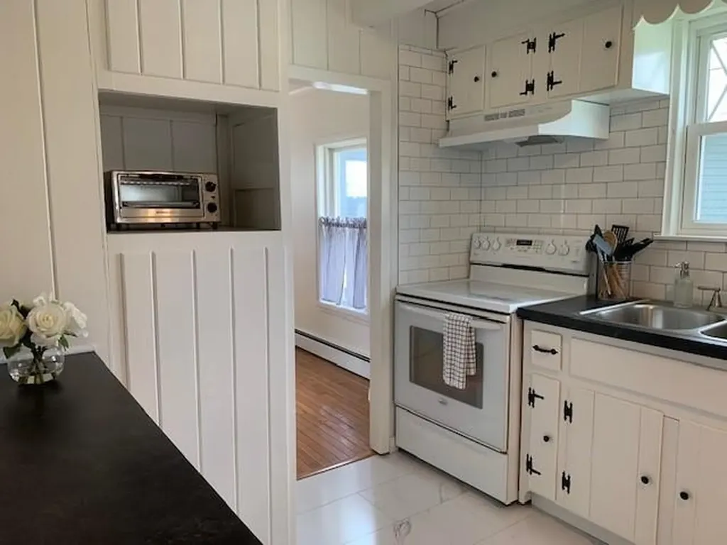 154 Andrew Comstock Road Warwick RI 02886