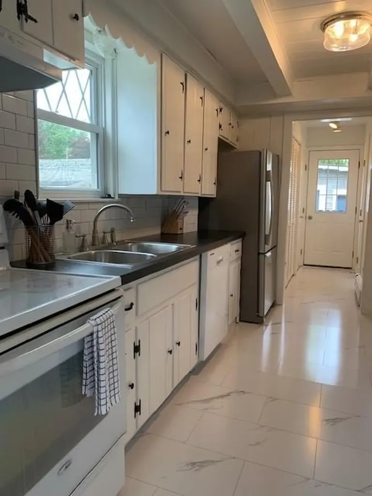 154 Andrew Comstock Road Warwick RI 02886