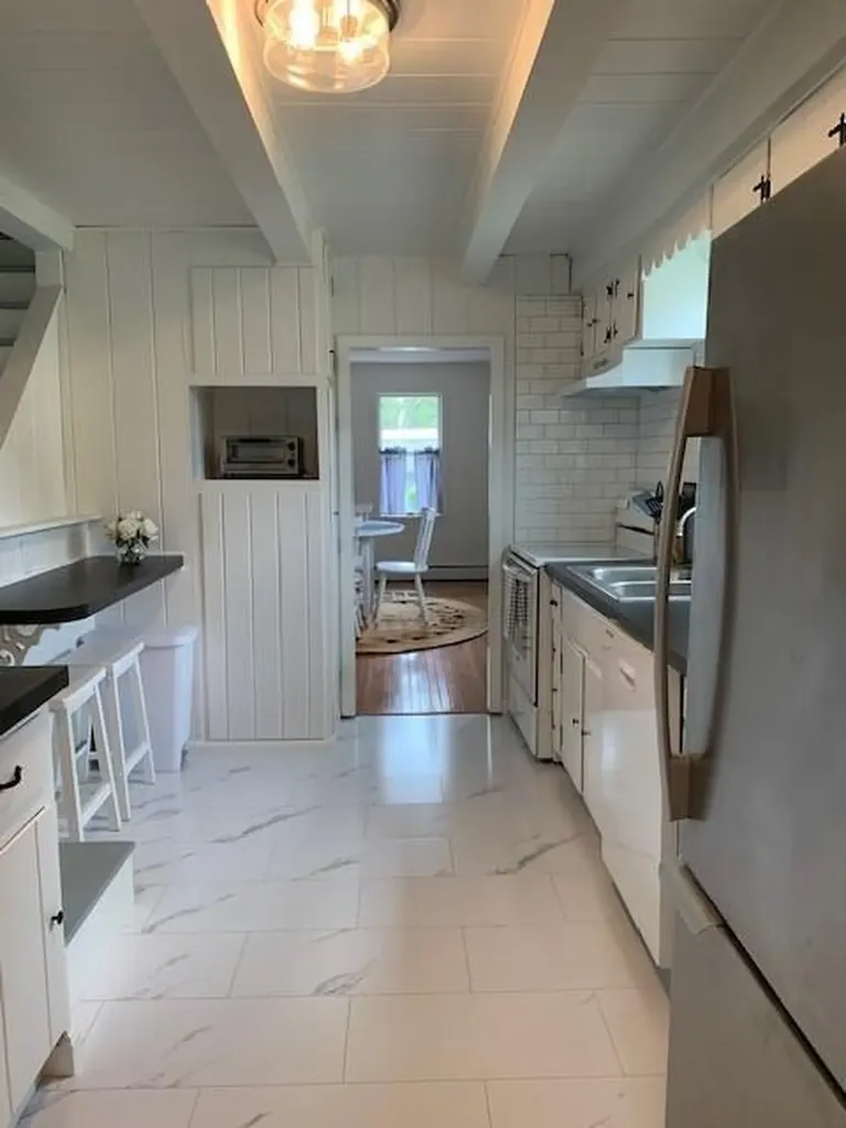 154 Andrew Comstock Road Warwick RI 02886