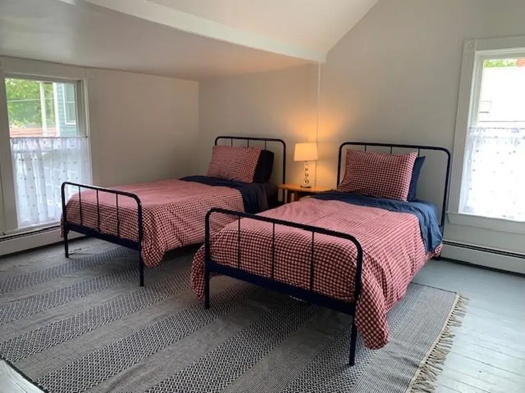 154 Andrew Comstock Road Warwick RI 02886