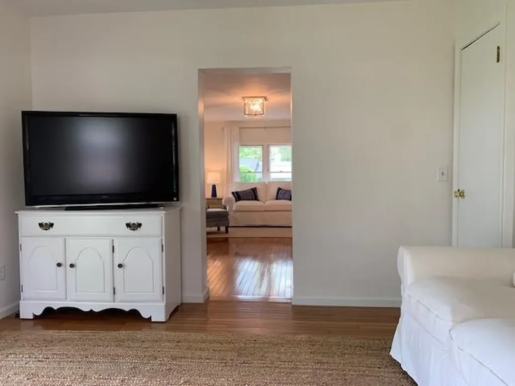 154 Andrew Comstock Road Warwick RI 02886