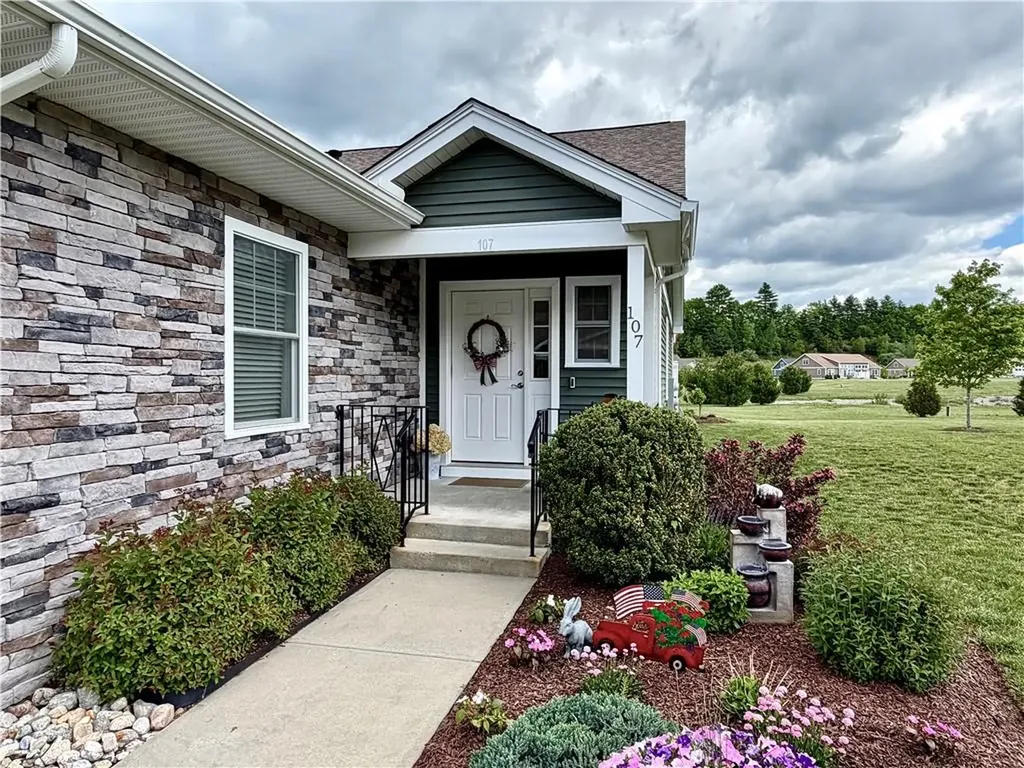 107 Bella Vista Circle Glocester RI 02859