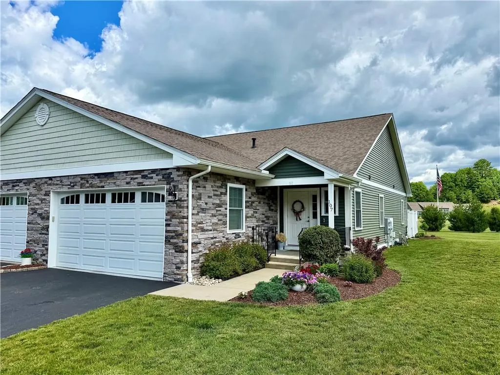 107 Bella Vista Circle Glocester RI 02859