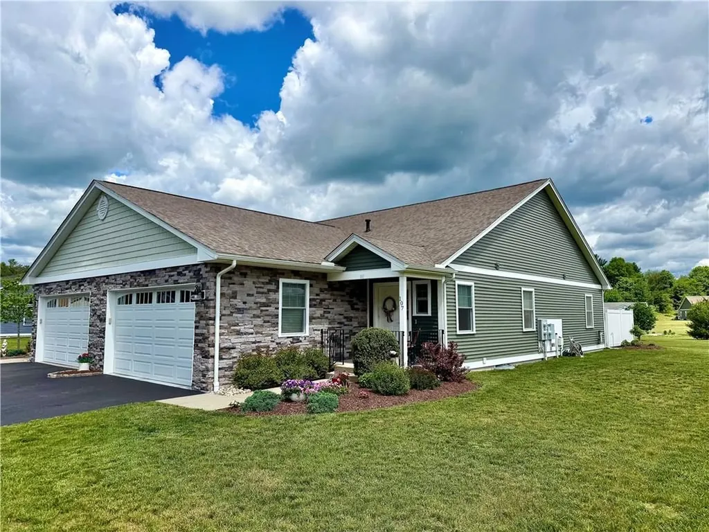 107 Bella Vista Circle Glocester RI 02859