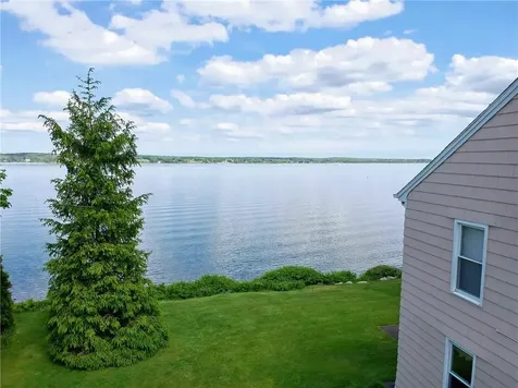 38 Morningside Lane Portsmouth RI 02871