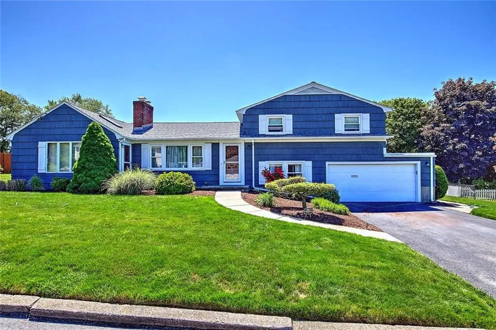 62 Meadowcrest Drive Cumberland RI 02864