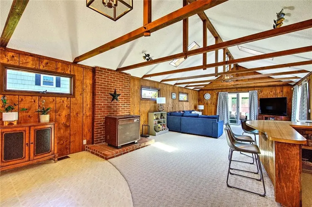 62 Meadowcrest Drive Cumberland RI 02864