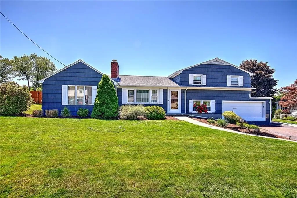 62 Meadowcrest Drive Cumberland RI 02864