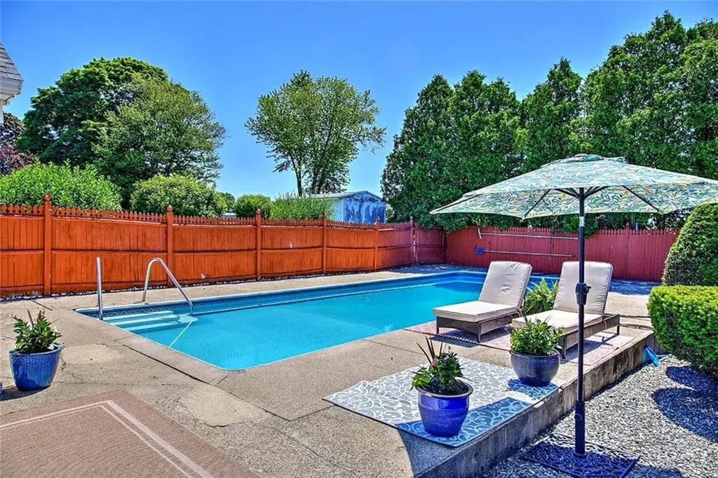 62 Meadowcrest Drive Cumberland RI 02864