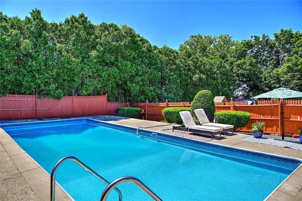 62 Meadowcrest Drive Cumberland RI 02864