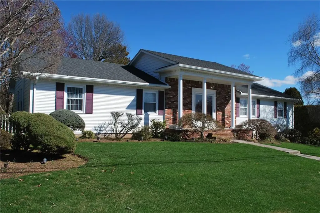 3 Carriage Way North Providence RI 02904