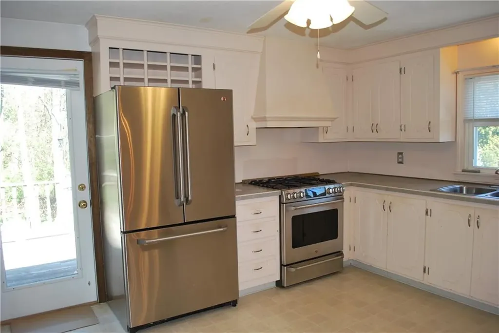 3 Carriage Way North Providence RI 02904