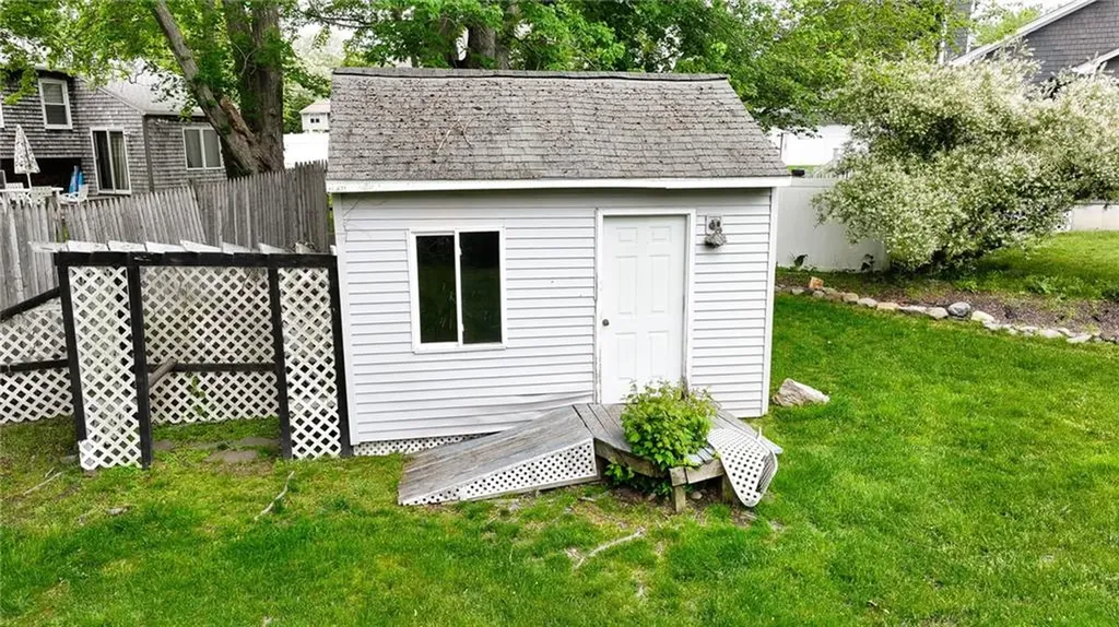 35 Sachem Road Narragansett RI 02882