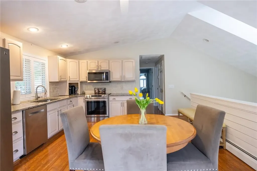 35 Sachem Road Narragansett RI 02882