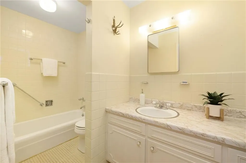 401 Bellevue Avenue Newport RI 02840