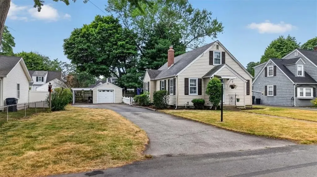 130 Vaughn Avenue Warwick RI 02886