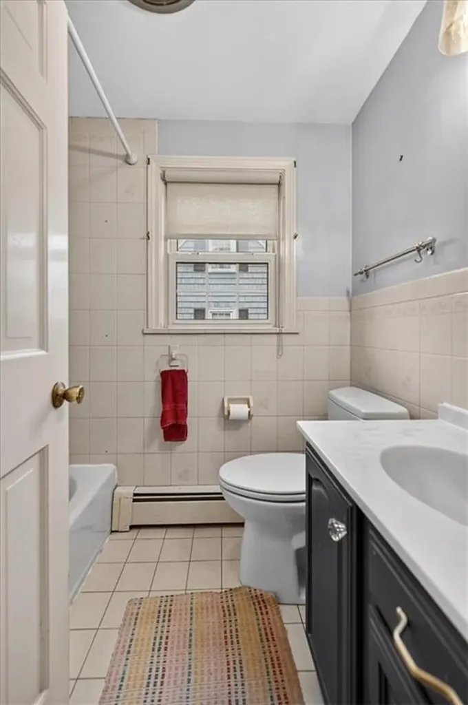 130 Vaughn Avenue Warwick RI 02886