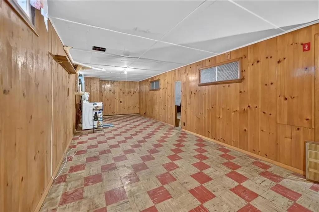 130 Vaughn Avenue Warwick RI 02886