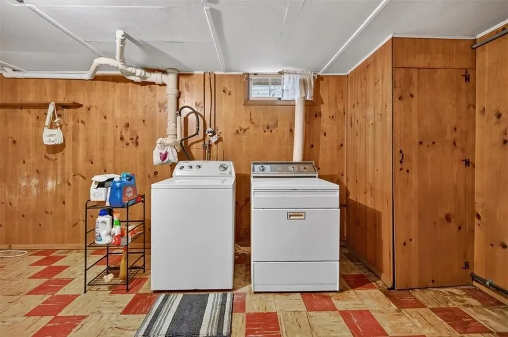 130 Vaughn Avenue Warwick RI 02886