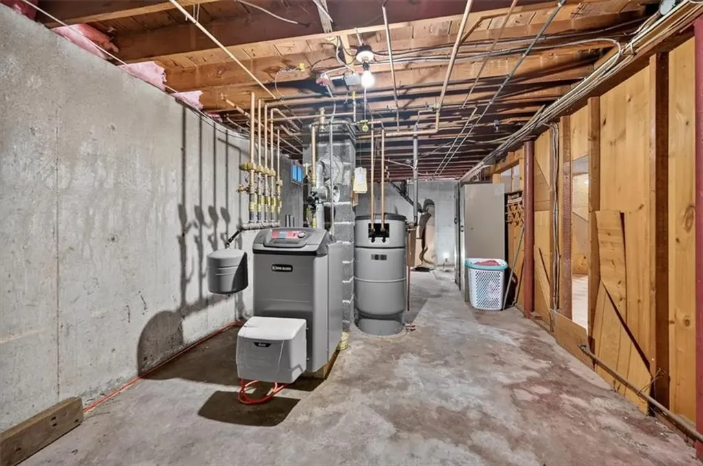130 Vaughn Avenue Warwick RI 02886