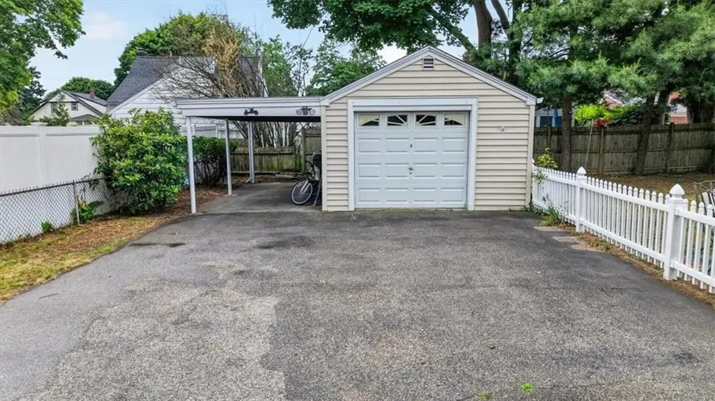 130 Vaughn Avenue Warwick RI 02886