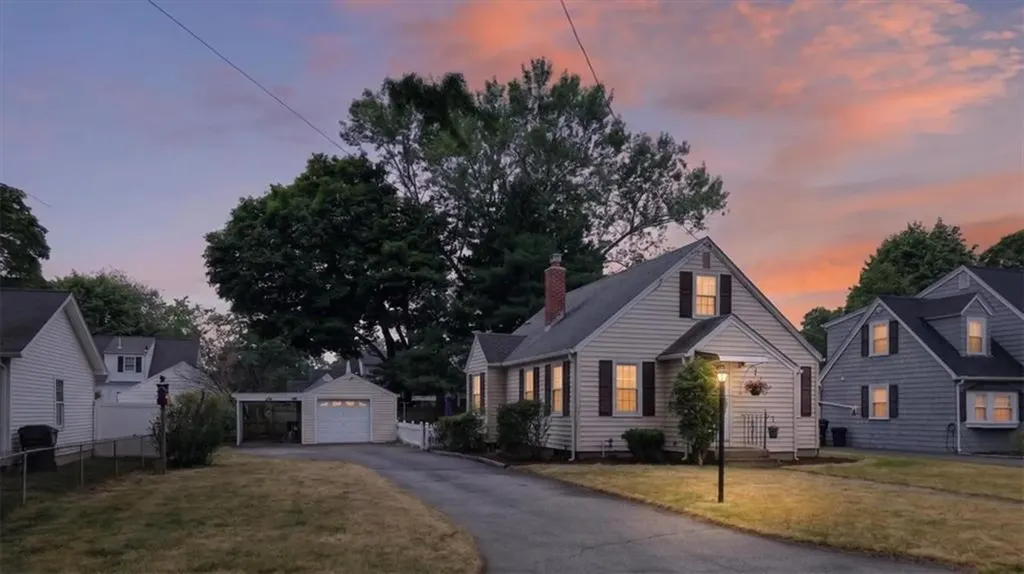130 Vaughn Avenue Warwick RI 02886