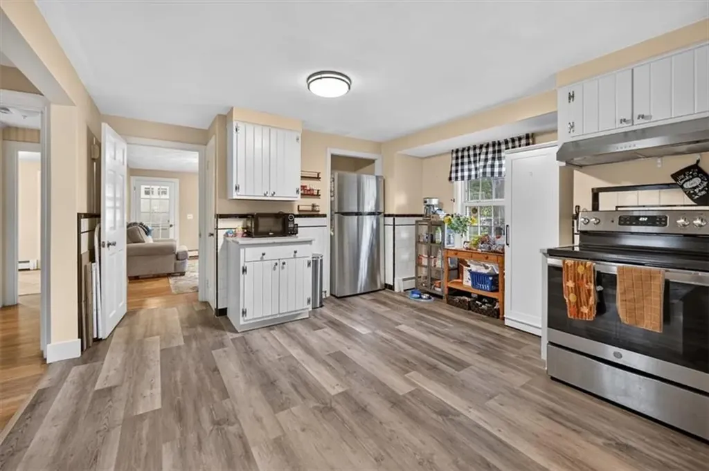 130 Vaughn Avenue Warwick RI 02886