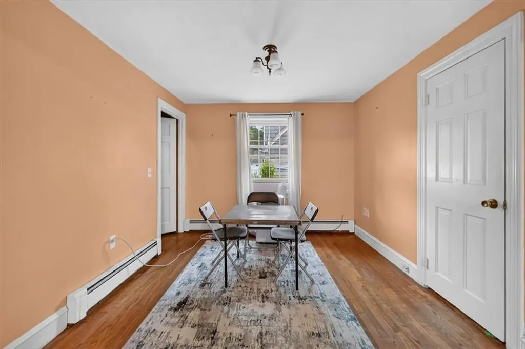 130 Vaughn Avenue Warwick RI 02886