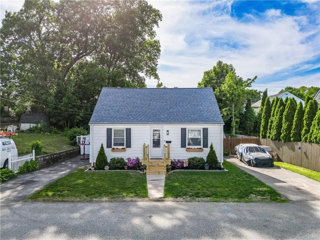 17 Caporal Street Cranston RI 02910