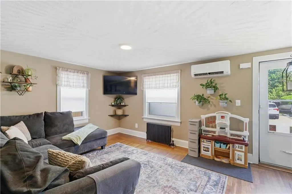 17 Caporal Street Cranston RI 02910