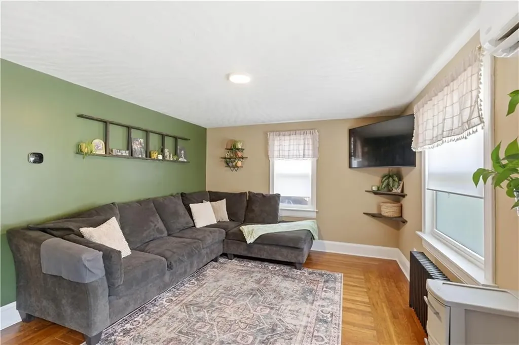 17 Caporal Street Cranston RI 02910