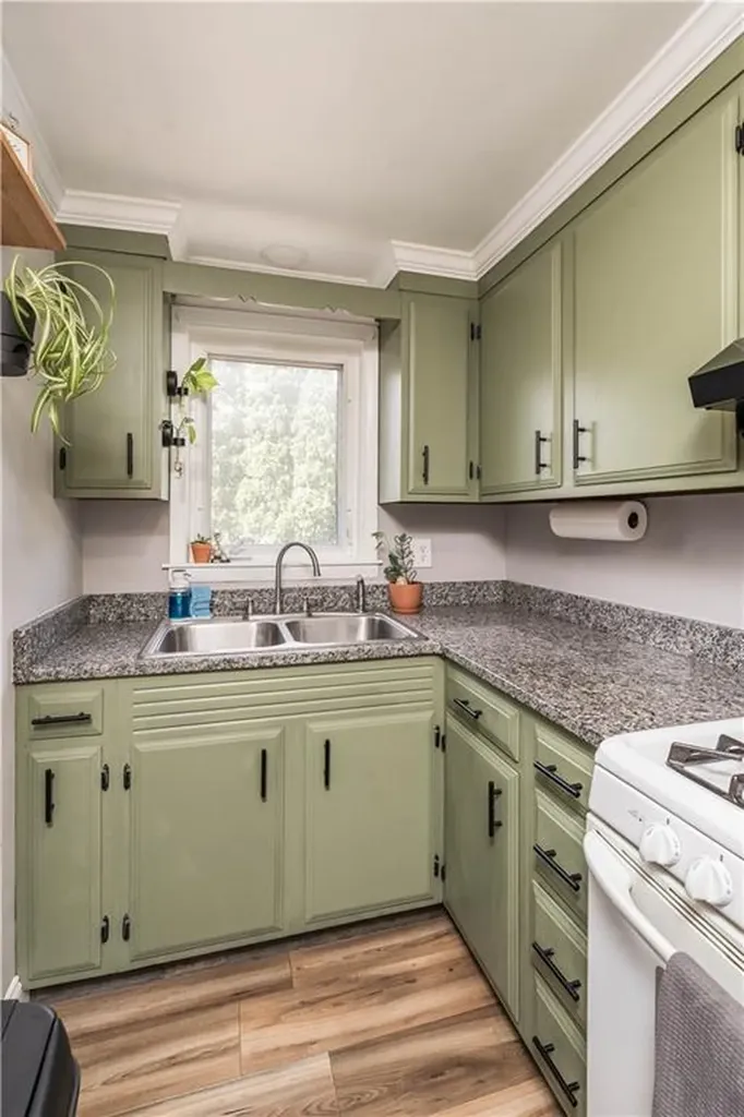 17 Caporal Street Cranston RI 02910