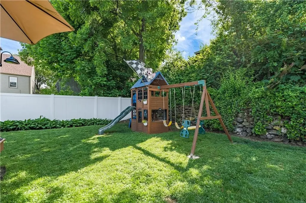 17 Caporal Street Cranston RI 02910
