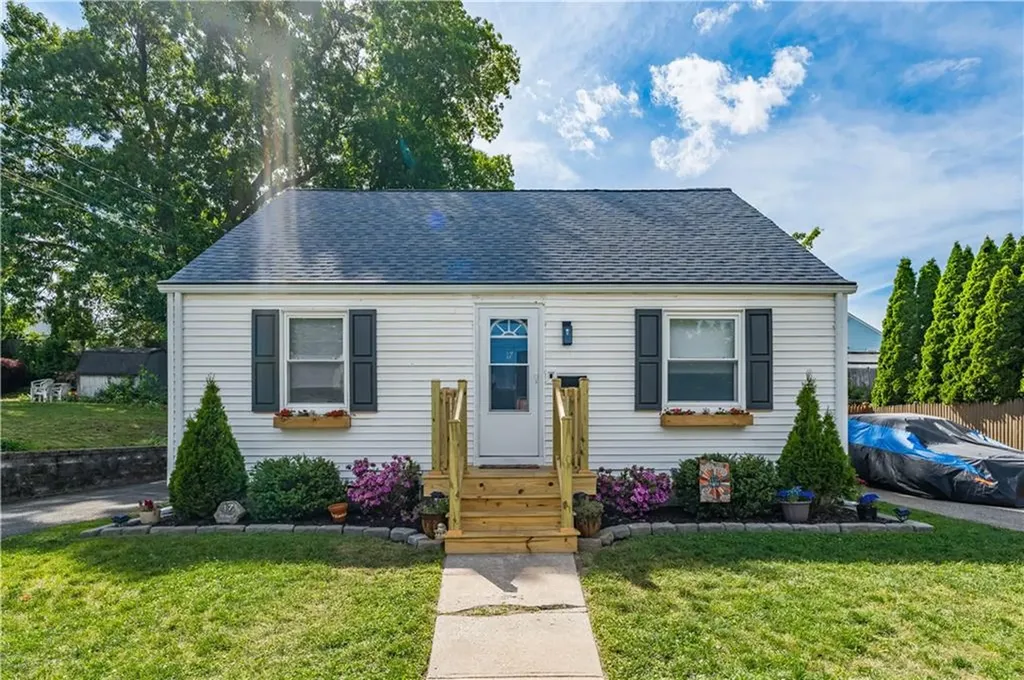 17 Caporal Street Cranston RI 02910