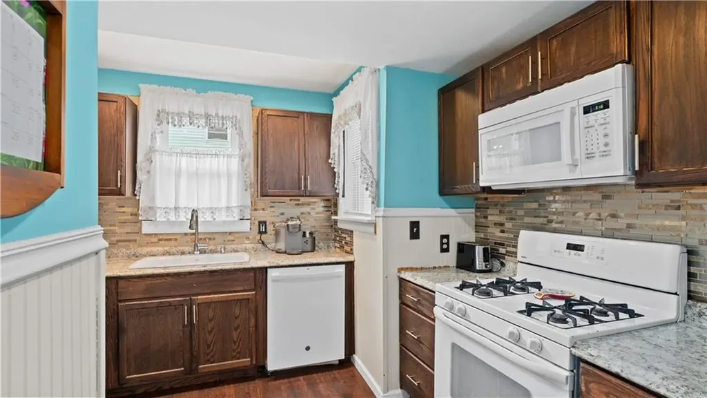427 Elm Street Warwick RI 02888
