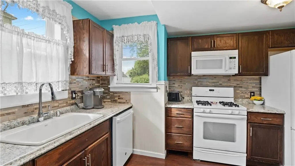 427 Elm Street Warwick RI 02888