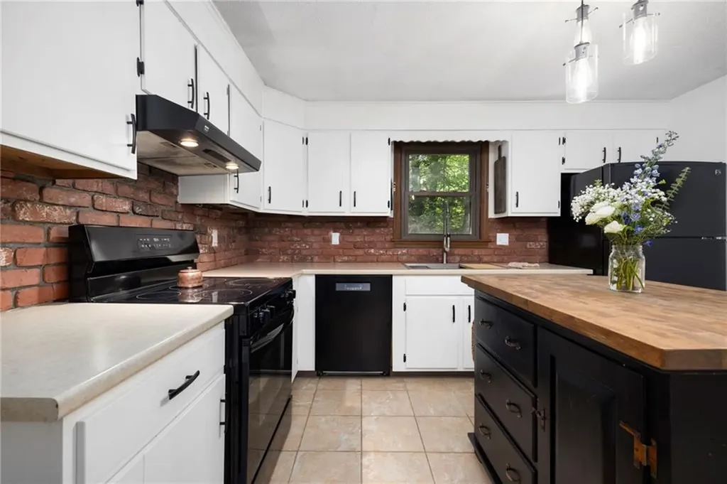 7 Spruce Ridge Drive Glocester RI 02814