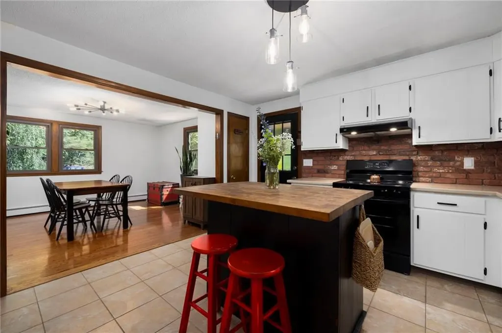 7 Spruce Ridge Drive Glocester RI 02814