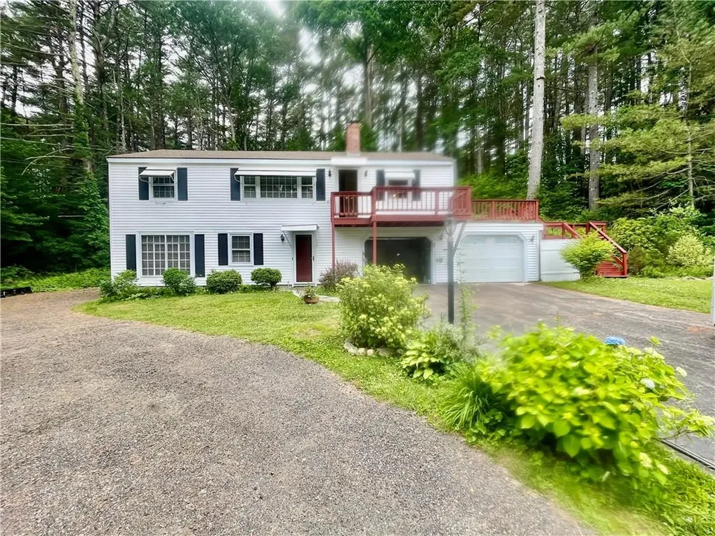 12 Tom Lee Drive North Smithfield RI 02896