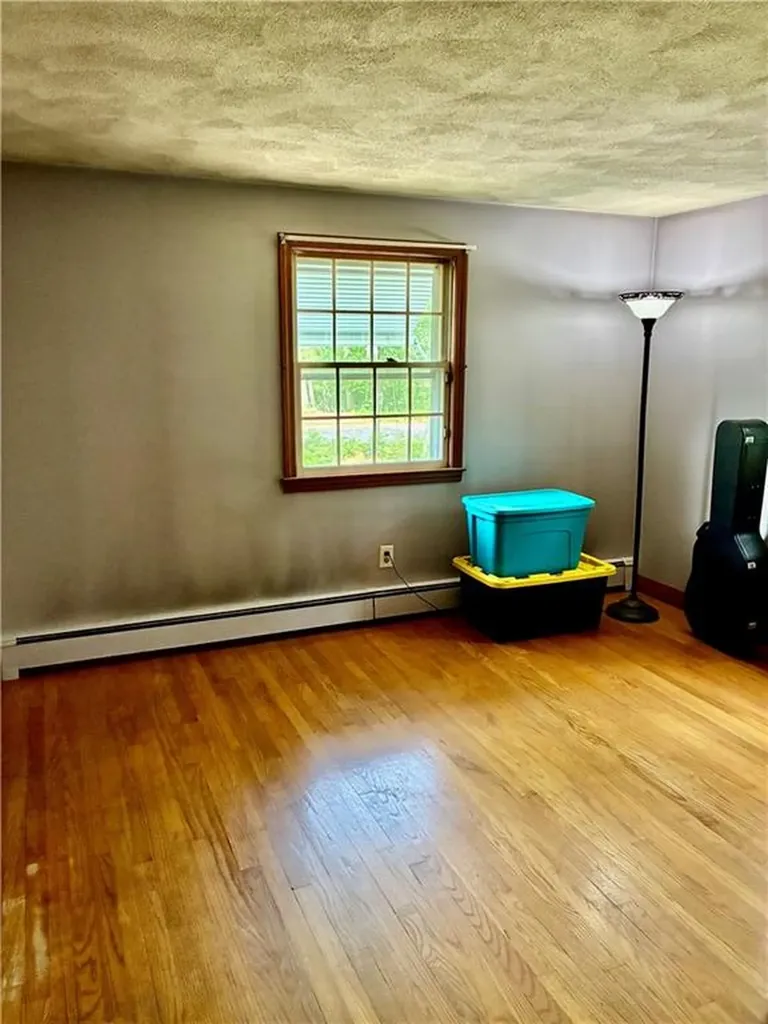12 Tom Lee Drive North Smithfield RI 02896