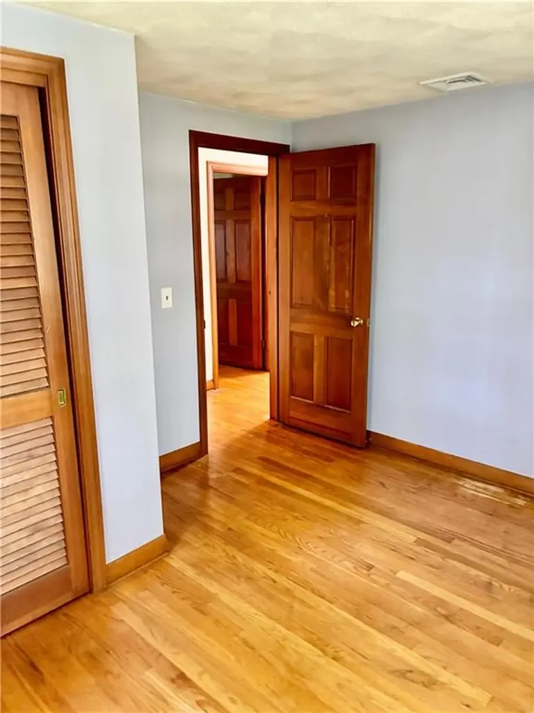 12 Tom Lee Drive North Smithfield RI 02896