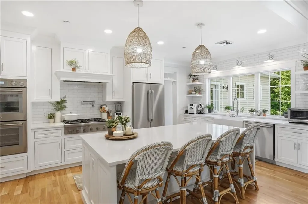 7 Waterview Lane Warren RI 02885