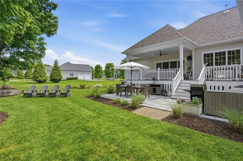 7 Waterview Lane Warren RI 02885