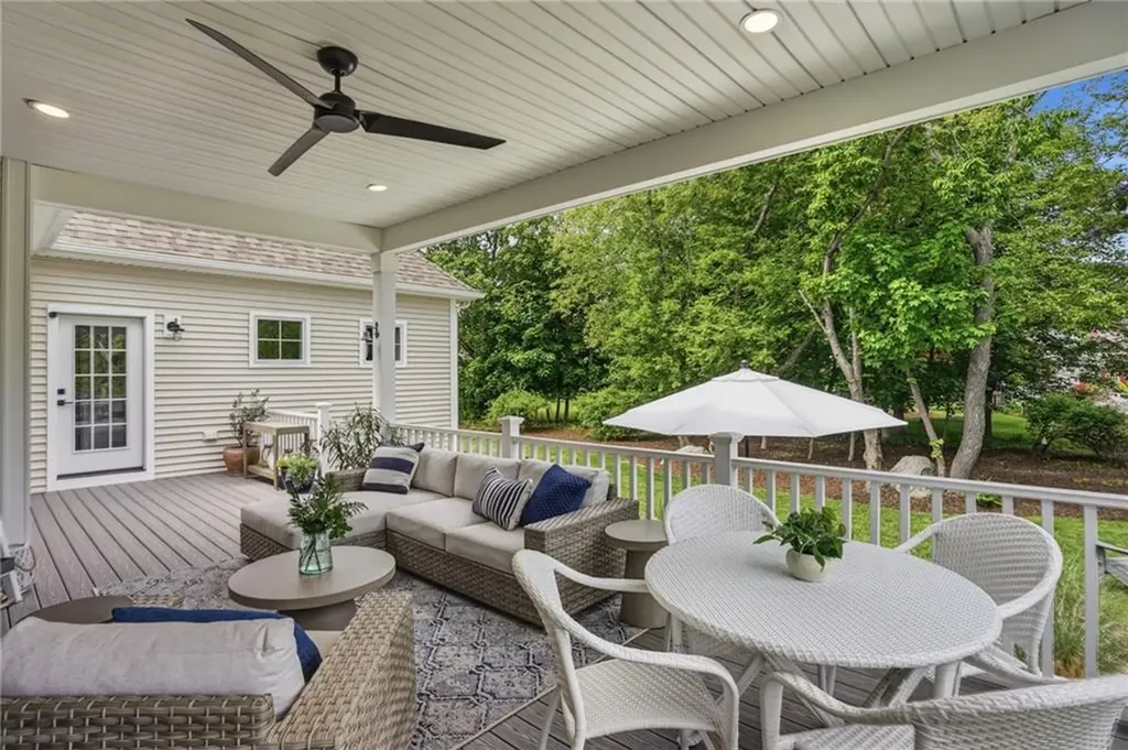 7 Waterview Lane Warren RI 02885