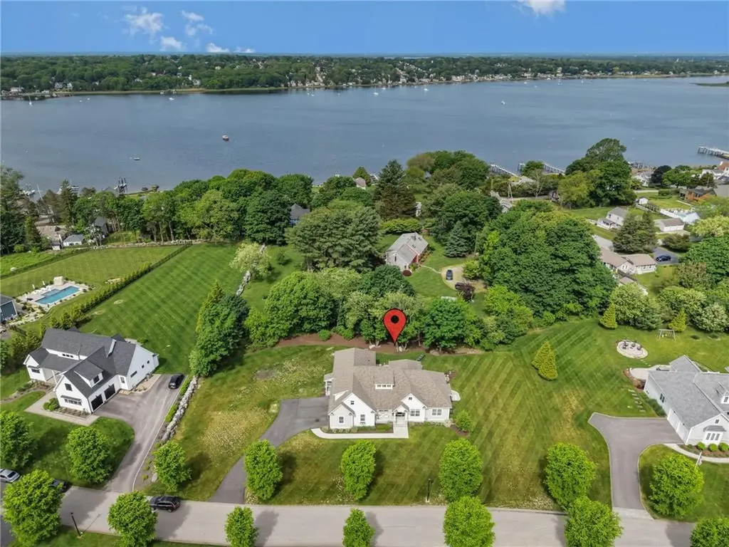 7 Waterview Lane Warren RI 02885