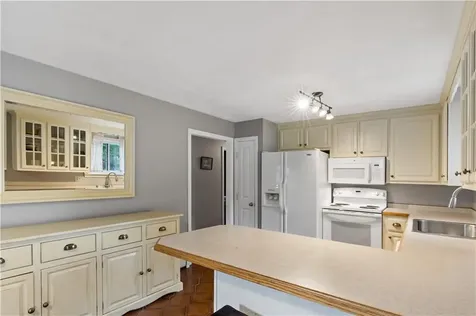 28 Eveready Avenue Bristol RI 02809