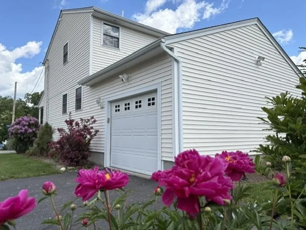 42 Chestnut Street Cumberland RI 02864