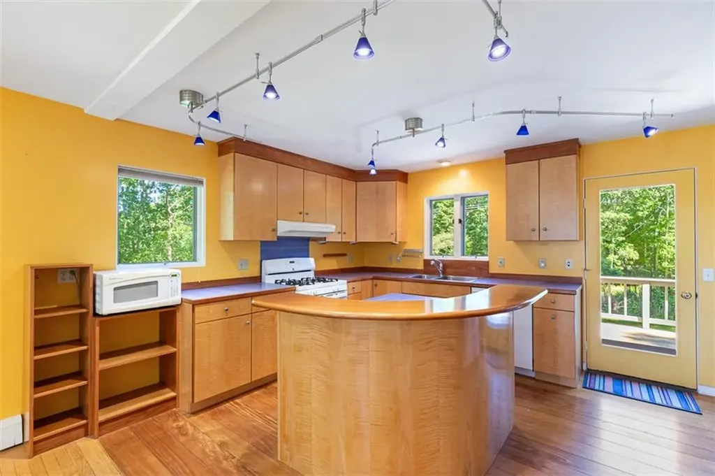 201 White Horn Drive South Kingstown RI 02881