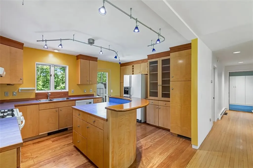 201 White Horn Drive South Kingstown RI 02881